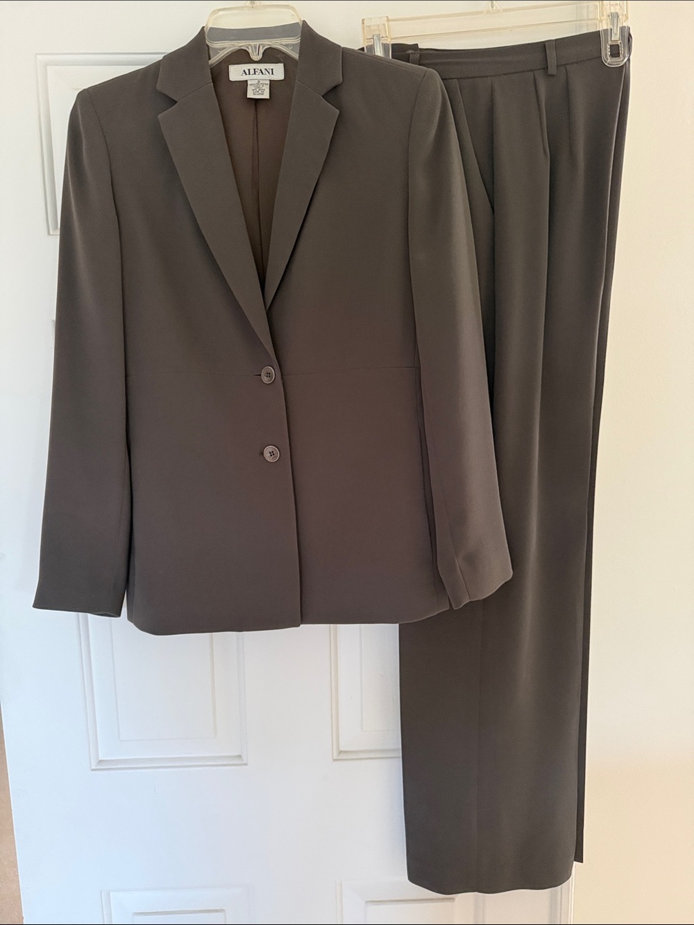 Alfani Women’s Olive Fully Lined Two-Button Pant Suit - Size 2